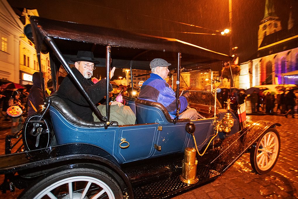 Oslavy vzniku republiky 2018 - Spalovna Chotíkov, Depo2015, Průvod světel (foto: M. Chaloupka, 28.10.2018)