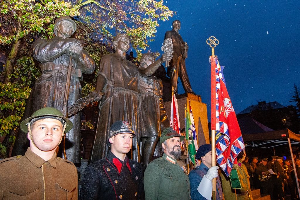 Oslavy vzniku republiky 2018 - Pietní akt na náměstí T. G. Masaryka (foto: M. Pecuch, 28.10.2018)