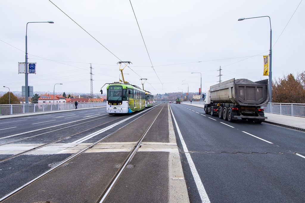 Slavnostní zprovoznění mostu gen. Pattona (foto: M. Pecuch, 7.11.2018)
