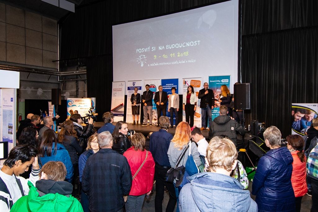 Festival vzdělávání zaplnil Depo2015 (foto: M. Pecuch, 9.11.2018)