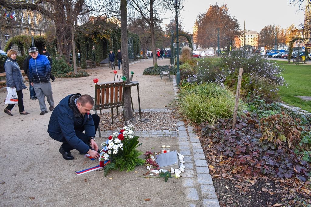 Plzeň uctila památku obětí komunismu a připomněla Václava Havla (foto: M. Fialová, 17.11.2018)