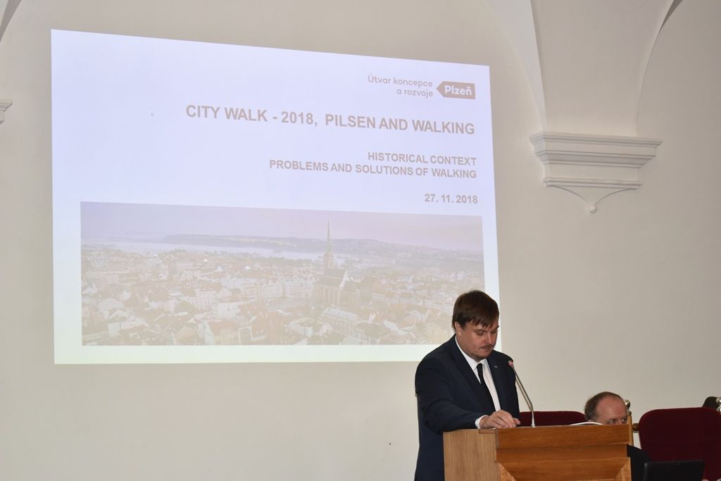Konference ve Sněmovním sále plzeňské radnice (foto: A. Jarošová)