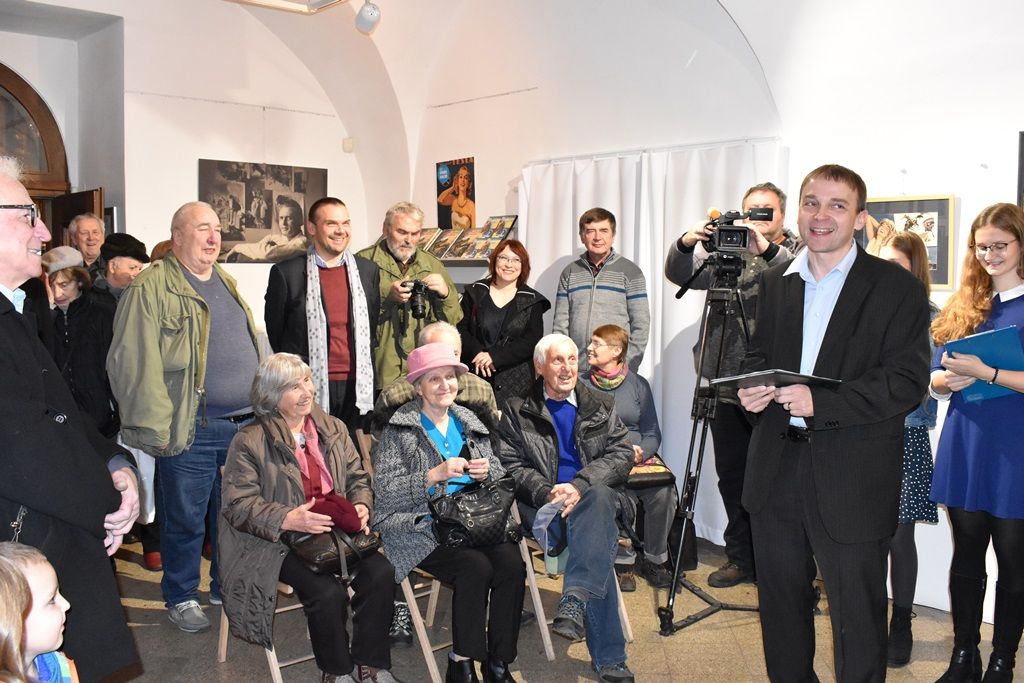 Výstava Ženy a dobrodružství Bohumila Konečného (foto vernisáž: E. Barborková, foto výstava: M. Pecuch, 6.12.2019)