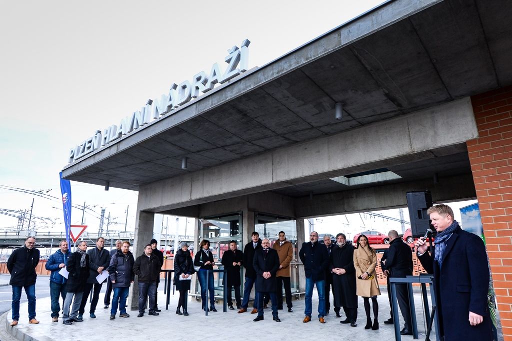 Plzeň má nový autobusový terminál, je hned vedle vlakového nádraží (foto: M. Pecuch, 7.12.2018)