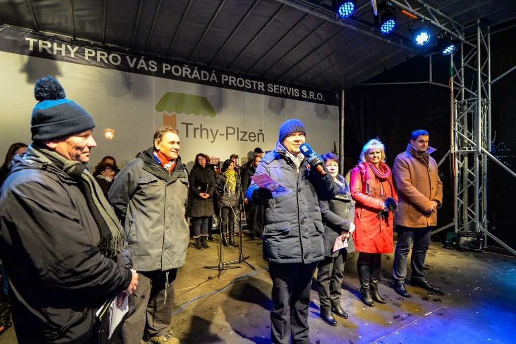 Na plzeňském náměstí zpívalo společně koledy více než 3500 lidí (foto: M. Pecuch, 12.12.2018)