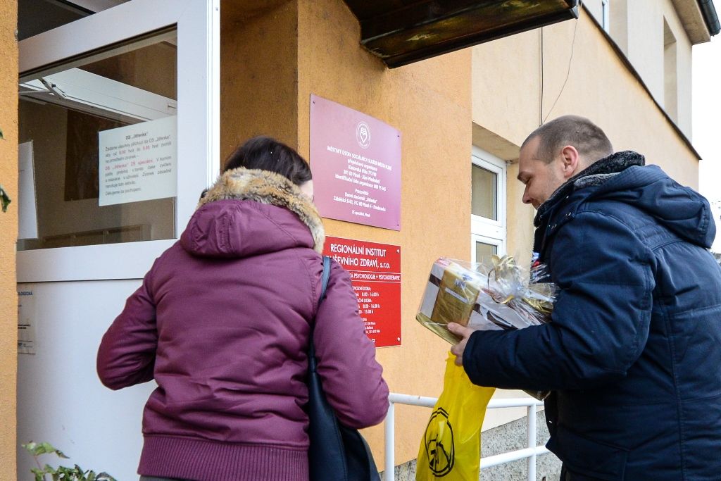 Primátor Martin Baxa a náměstek Michal Vozobule zavítali do sociálních zařízení (foto: M. Pecuch, 2.1.2019)