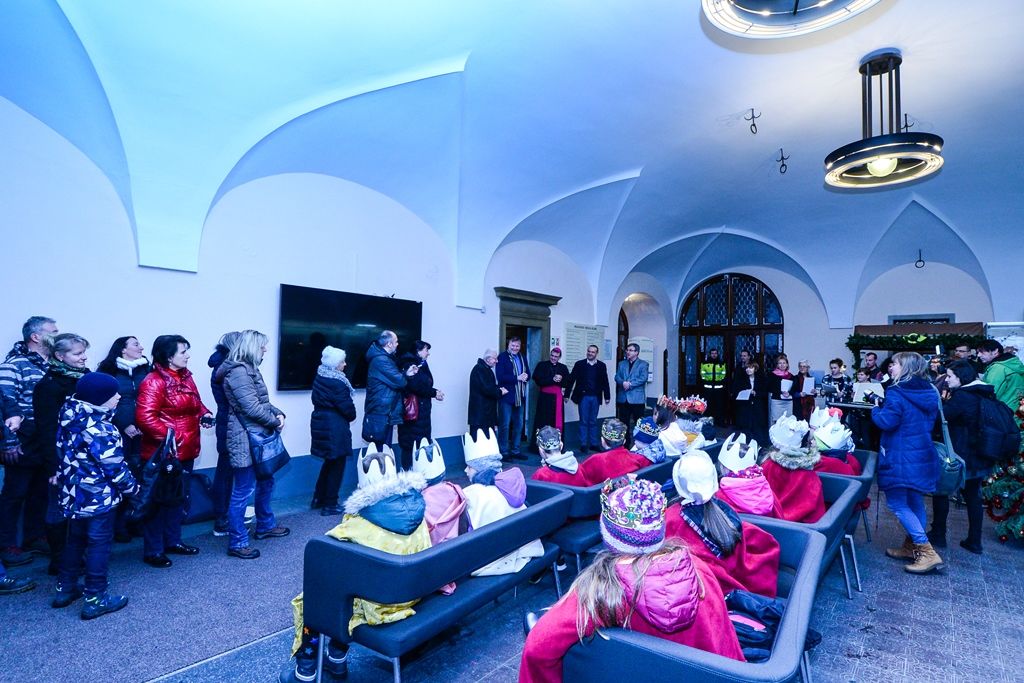 Na radnici odstartovala Tříkrálová sbírka (foto: M. Pecuch, 2.1.2019)