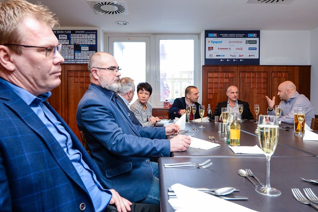 Radní města se setkali s vedením HC Škoda Plzeň (foto: M. Pecuch, 3.1.2019)