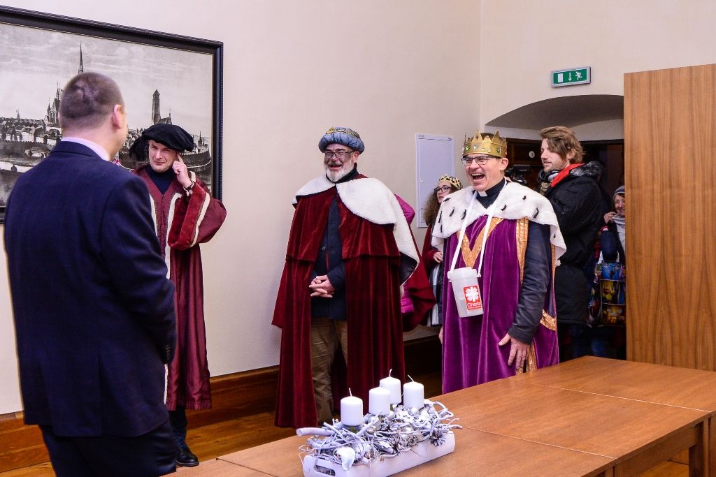Tři králové se zastavili na radnici, vedení města podpořilo sbírku (foto: M. Pecuch, 8.1.2019)