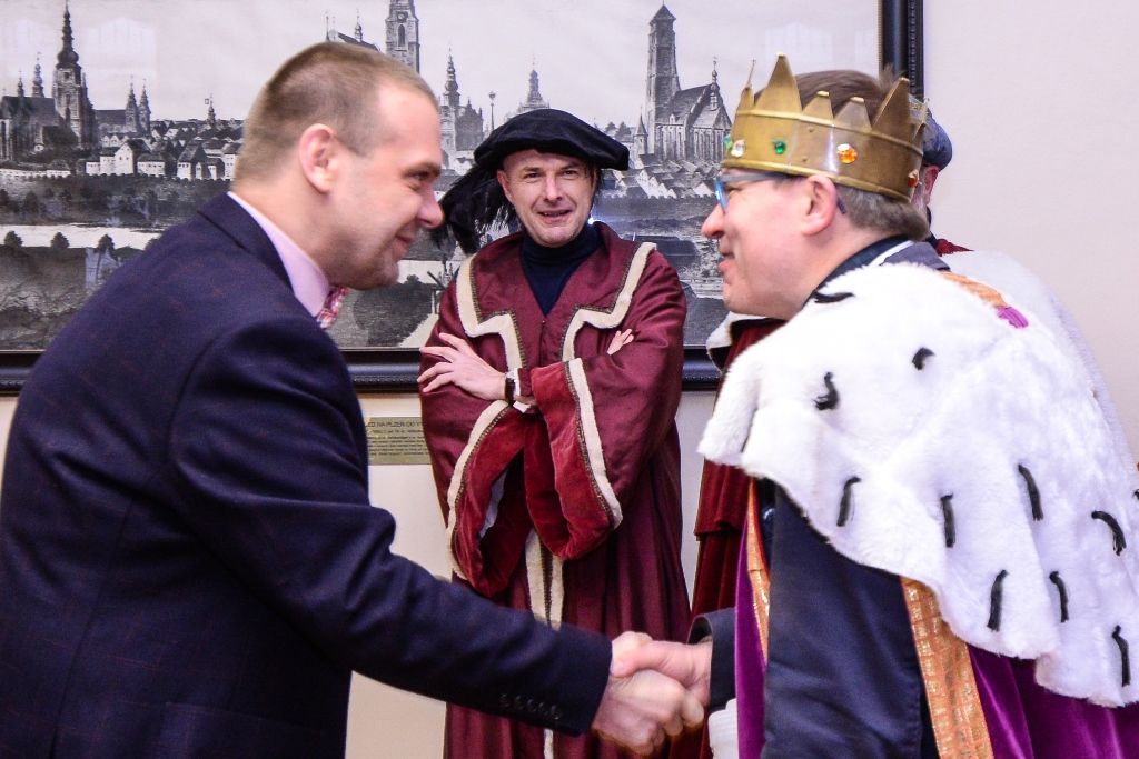 Tři králové se zastavili na radnici, vedení města podpořilo sbírku (foto: M. Pecuch, 8.1.2019)