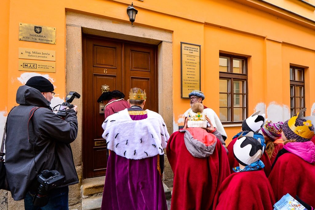 Tři králové se zastavili na radnici, vedení města podpořilo sbírku (foto: M. Pecuch, 8.1.2019)