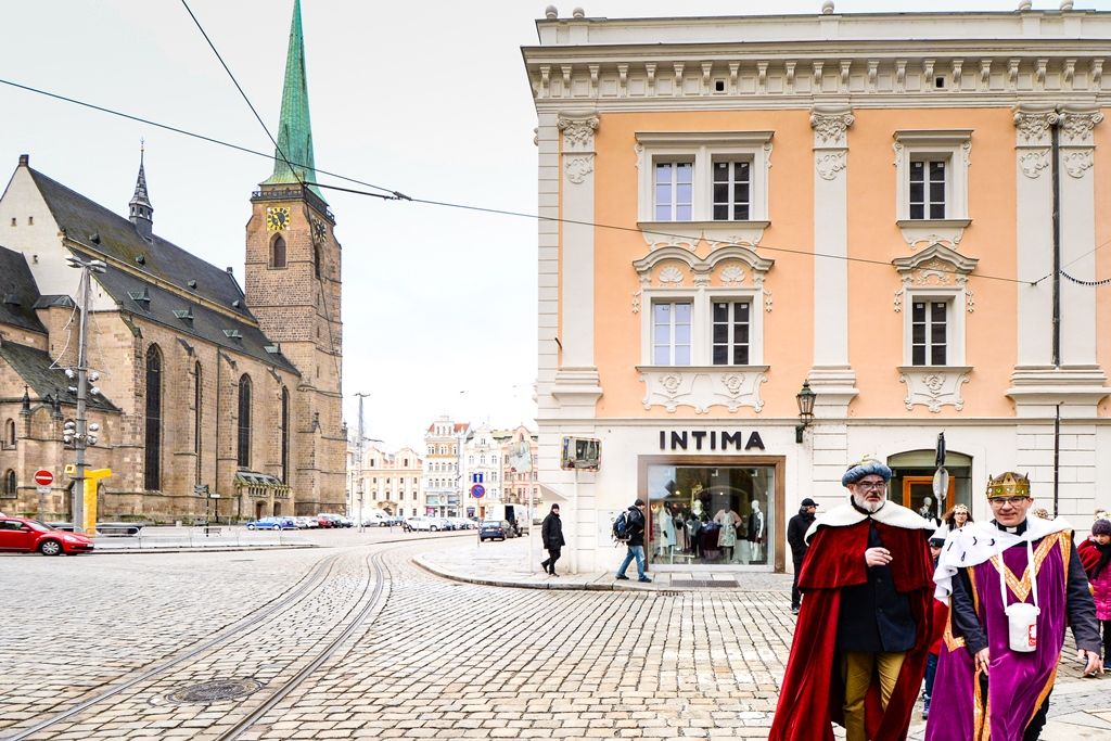 Tři králové se zastavili na radnici, vedení města podpořilo sbírku (foto: M. Pecuch, 8.1.2019)
