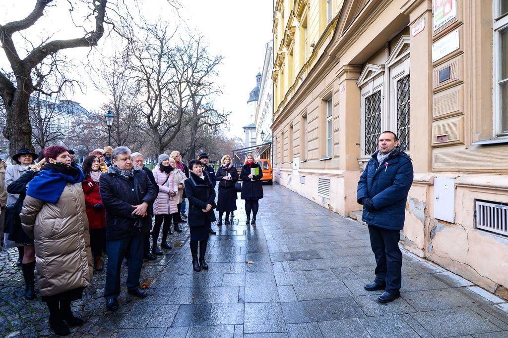 Plzeňská rodačka a slavná cembalistka Zuzana Růžičková má v Plzni pamětní desku (foto: M. Pecuch, 14.1.2019)
