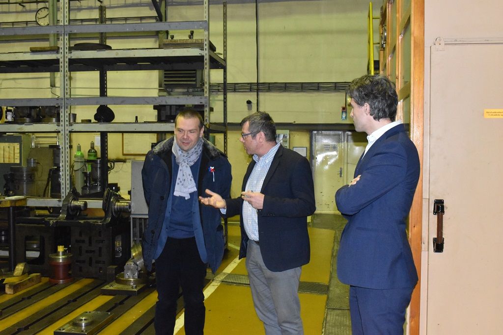 Primátor si prohlédl špičkové centrum žárových nástřiků i dynamickou zkušebnu (foto: E. Barborková, 15.1.2019)