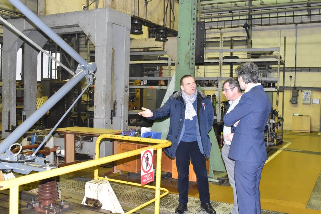 Primátor si prohlédl špičkové centrum žárových nástřiků i dynamickou zkušebnu