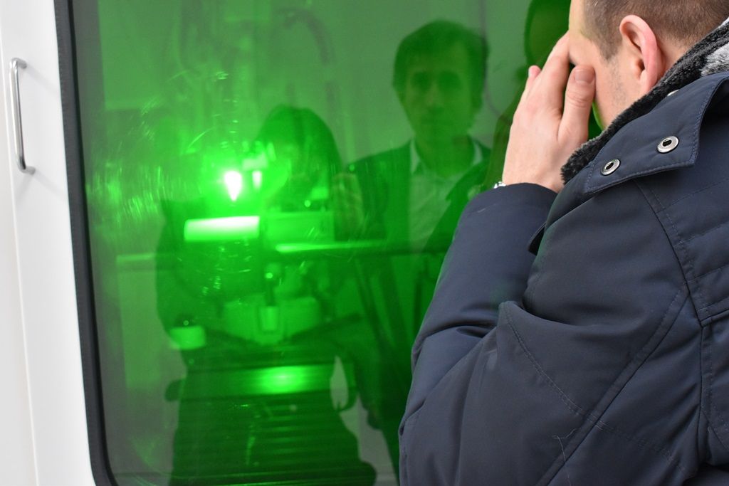 Primátor si prohlédl špičkové centrum žárových nástřiků i dynamickou zkušebnu (foto: E. Barborková, 15.1.2019)