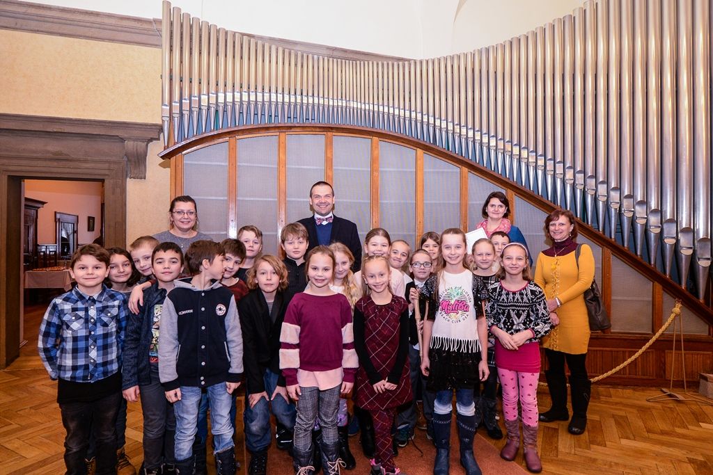 Primátor předal výtěžek celoroční sbírky Díky dětem (foto: M. Pecuch, 18.1.2019)