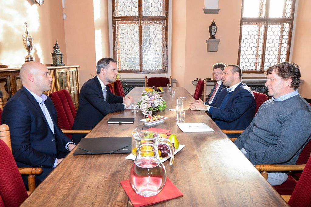 Plzeňské řešení IT, drony i technické vzdělání zajímaly pražského primátora Zdeňka Hřiba (foto: M. Pecuch, 31.1.2019)