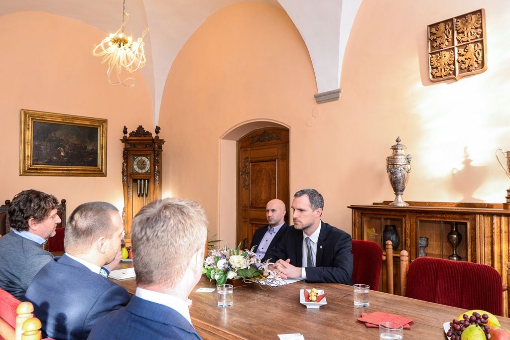 Plzeňské řešení IT, drony i technické vzdělání zajímaly pražského primátora Zdeňka Hřiba (foto: M. Pecuch, 31.1.2019)