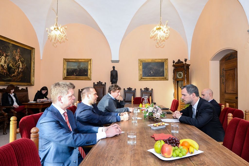 Plzeňské řešení IT, drony i technické vzdělání zajímaly pražského primátora Zdeňka Hřiba (foto: M. Pecuch, 31.1.2019)