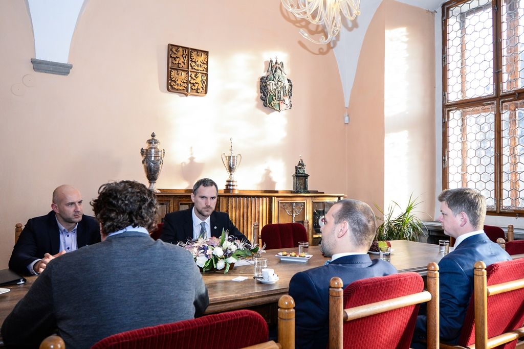 Plzeňské řešení IT, drony i technické vzdělání zajímaly pražského primátora Zdeňka Hřiba (foto: M. Pecuch, 31.1.2019)