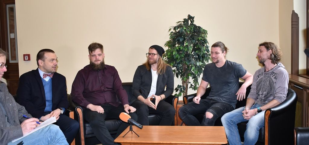 Dva mladí cestovatelé z Plzeňska se vydali po stopách Hanzelky a Zikmunda (foto: A. Jarošová, 8.2.2019)