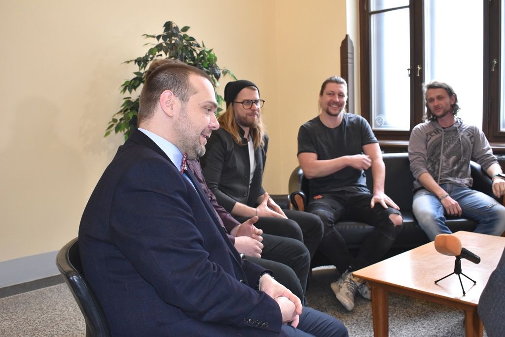 Dva mladí cestovatelé z Plzeňska se vydali po stopách Hanzelky a Zikmunda (foto: A. Jarošová, 8.2.2019)