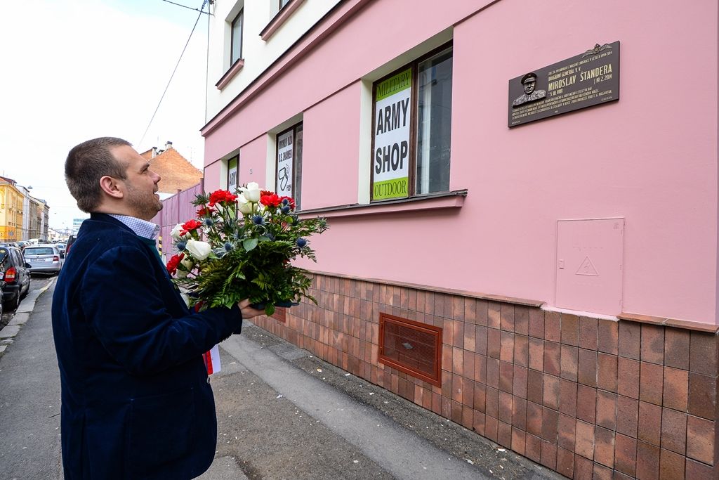 Město Plzeň si připomnělo páté výročí úmrtí generála Štandery (foto: M. Pecuch, 19.2.2019)