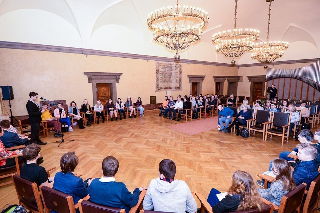 V Plzni poprvé zasedal městský žákovský parlament