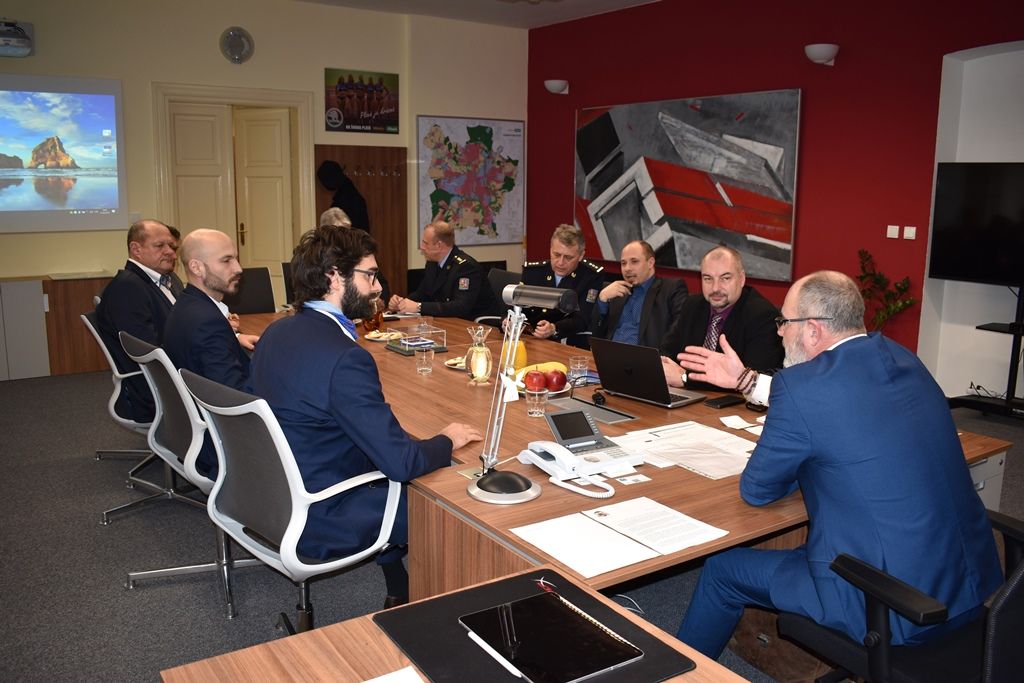 Plzeňská bezpečnostní opatření zajímala delegaci ze slovenské Nitry (foto: L. Jarolím/A. Jarošová, 21.2.2019)
