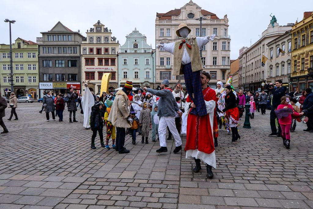 Masopustní masky převzaly klíč od Plzně (foto: M. Pecuch, 2.3.2019)