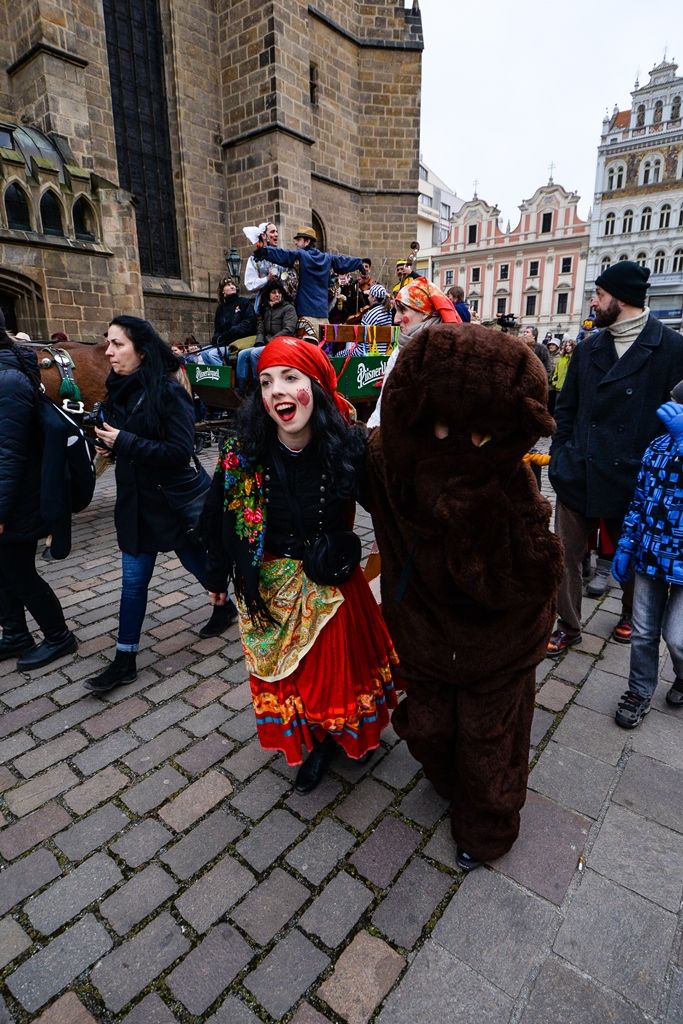 Masopustní masky převzaly klíč od Plzně (foto: M. Pecuch, 2.3.2019)