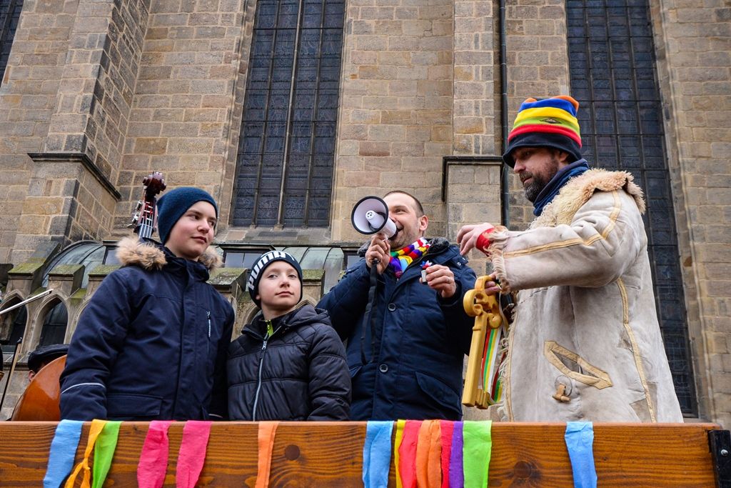 Masopustní masky převzaly klíč od Plzně (foto: M. Pecuch, 2.3.2019)