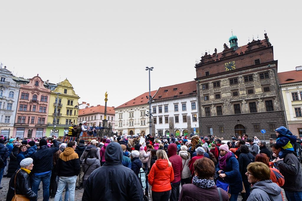 Masopustní masky převzaly klíč od Plzně (foto: M. Pecuch, 2.3.2019)