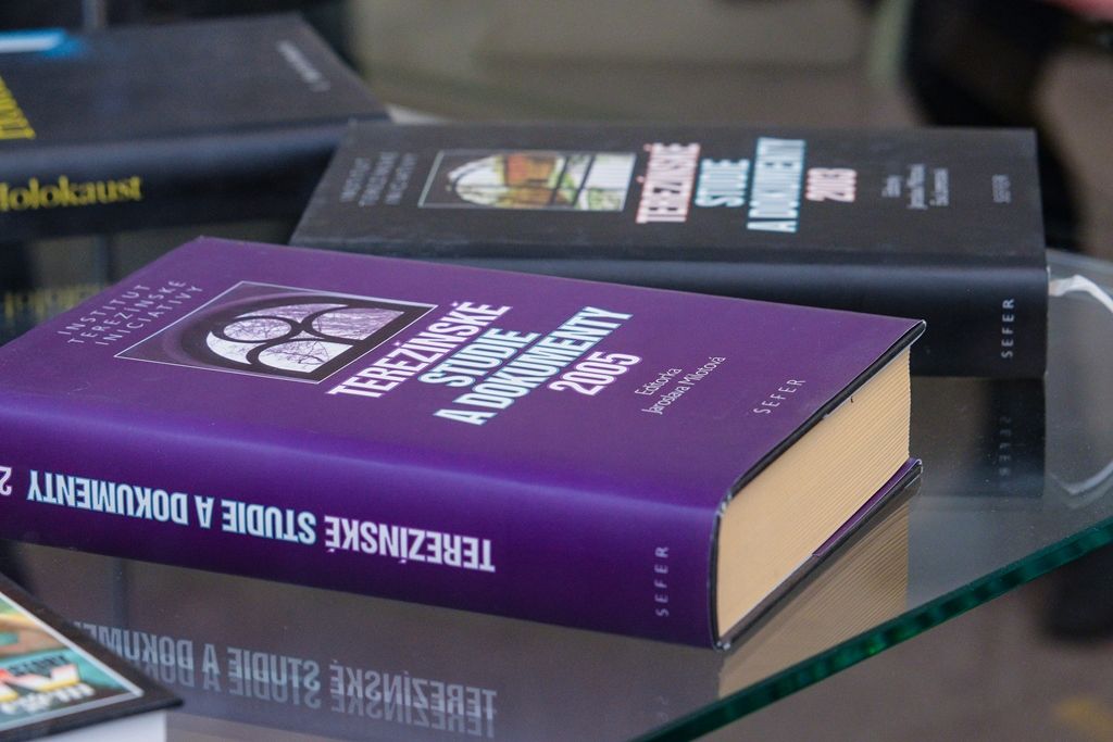 Výstava na radnici připomíná holocaust plzeňských Židů (foto: M. Pecuch, 8.3.2019)