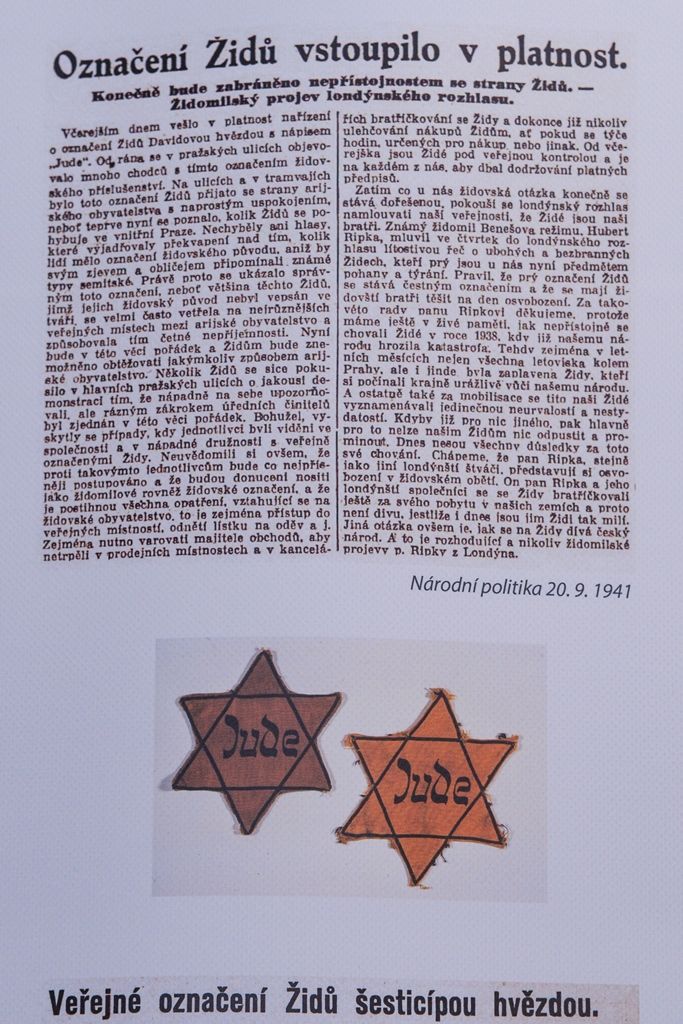 Výstava na radnici připomíná holocaust plzeňských Židů (foto: M. Pecuch, 8.3.2019)