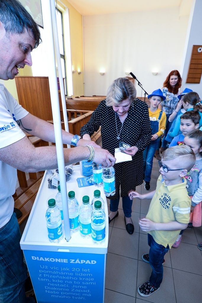 Charitativní kampaň Voda pomáhá odstartovala na Světový den vody (foto: M. Pecuch, 22.3.2019)