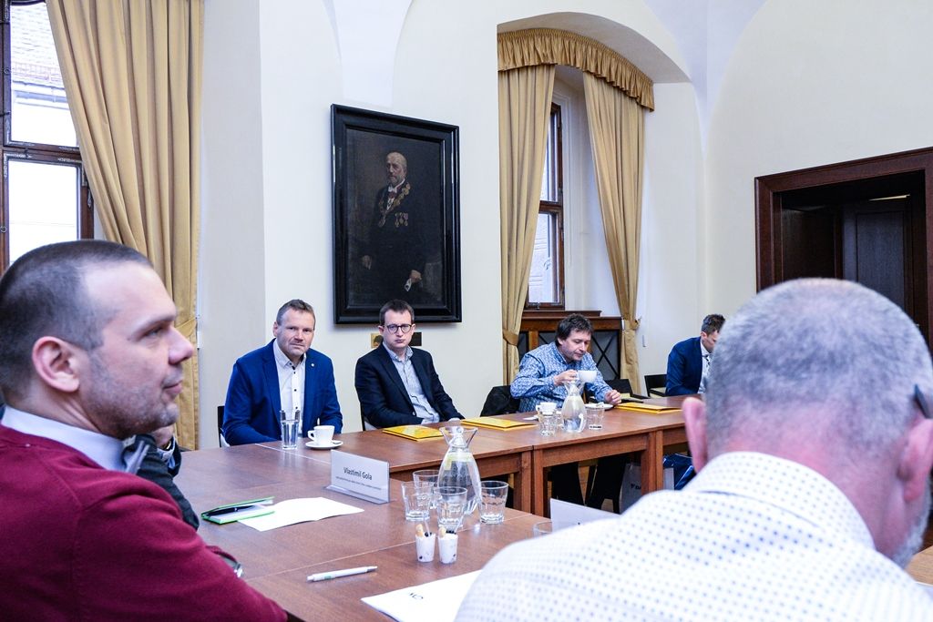 Zástupci velkých firem diskutovali s vedením Plzně o zaměstnancích i bezpečnosti (foto: M. Pecuch, 4.4.2019)