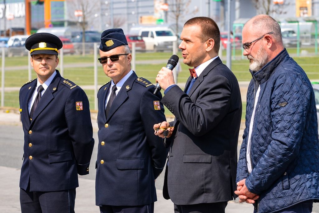 Nový špičkový vyprošťovací vůz slouží hasičům, přispěla na něj Plzeň (foto: M. Pecuch, 9.4.2019)