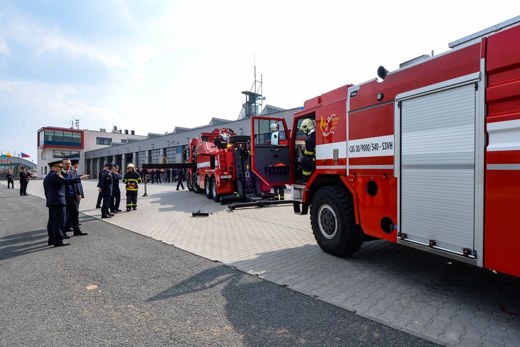 Nový špičkový vyprošťovací vůz slouží hasičům, přispěla na něj Plzeň (foto: M. Pecuch, 9.4.2019)