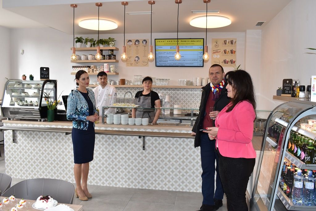 10. školní jídelna kompletně zrekonstruovala své prostory (foto: E. Barborková, 11.4.2019)