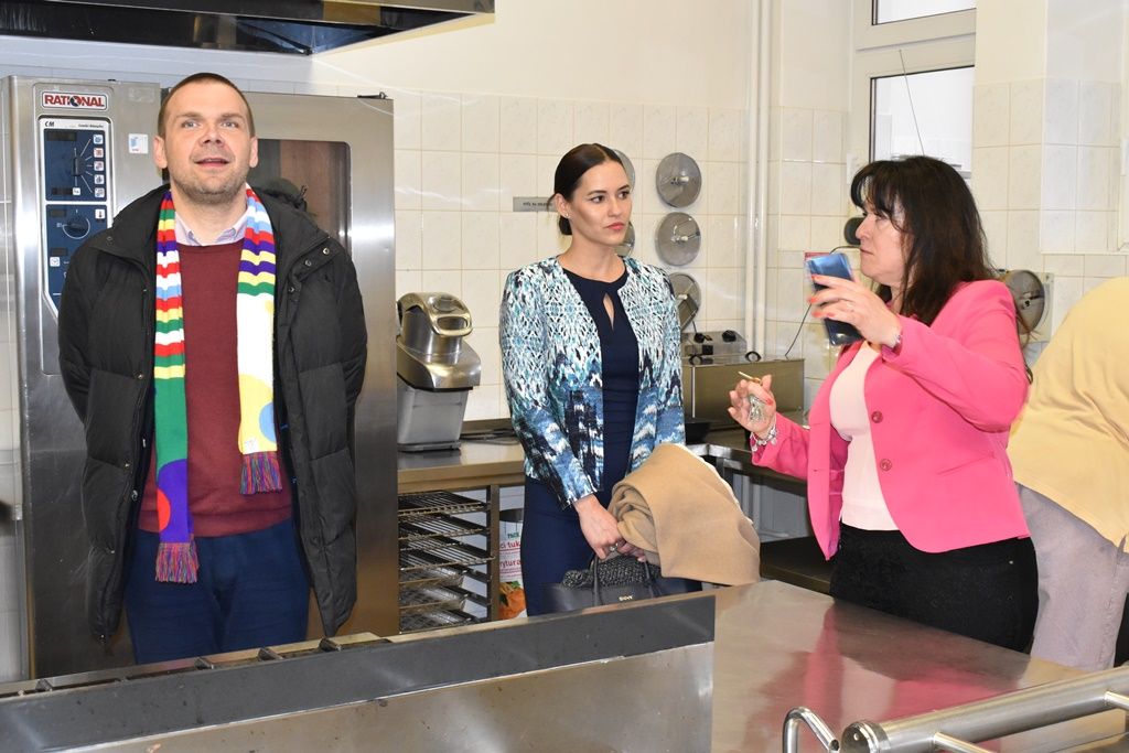 10. školní jídelna kompletně zrekonstruovala své prostory (foto: E. Barborková, 11.4.2019)