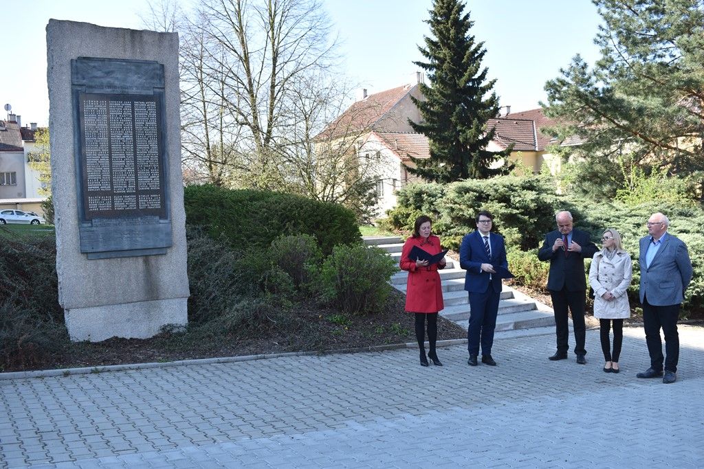 Oběti druhé světové války si připomněla Doubravka