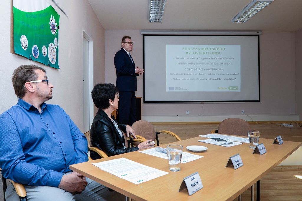 Plzeň chystá další byty pro seniory - tisková konference (foto: M. Pecuch, 17.4.2019)