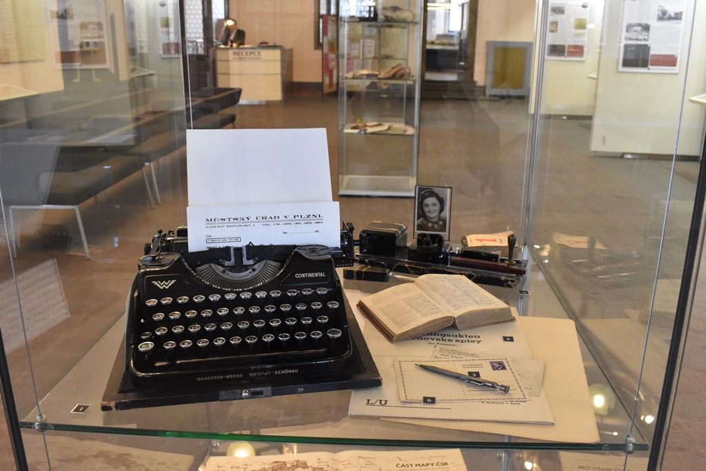 Výstava představuje jaký byl rok 1939 pro Plzeň