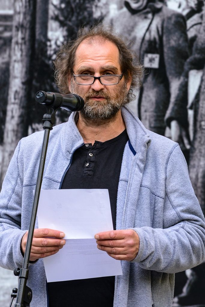 Čtení jmen obětí holocaustu Jom ha-šoa (foto: M. Pecuch, 2.5.2019)