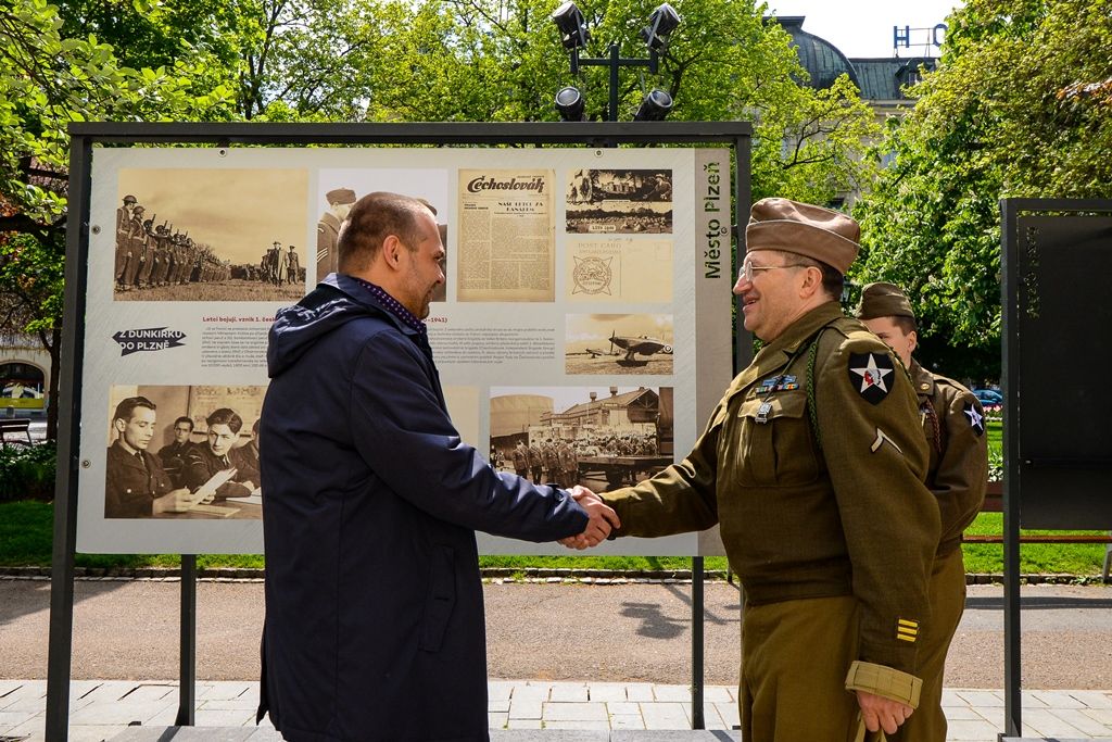 Slavnosti svobody 2019 - Vernisáž výstavy Z Dunkirku do Plzně (foto: M. Pecuch, 2.5.2019)