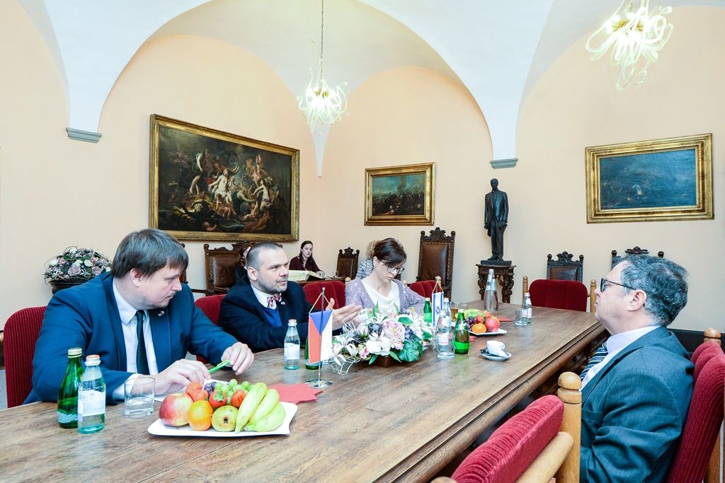 Velvyslanec Státu Izrael v ČR J. E. Daniel Meron zavítal do Plzně (foto: M. Pecuch, 3.5.2019)