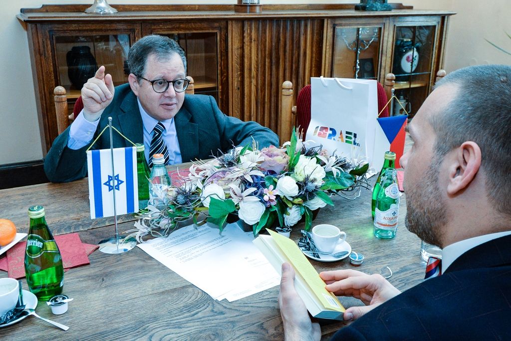 Velvyslanec Státu Izrael v ČR J. E. Daniel Meron zavítal do Plzně