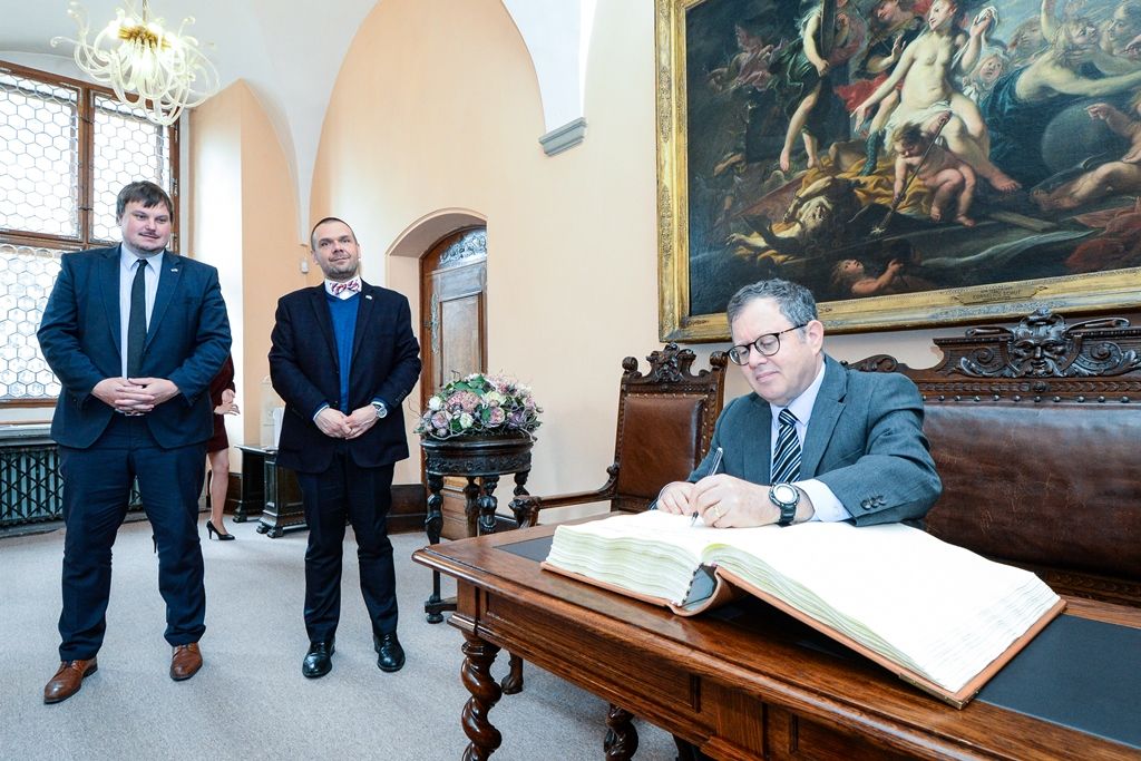 Velvyslanec Státu Izrael v ČR J. E. Daniel Meron zavítal do Plzně (foto: M. Pecuch, 3.5.2019)